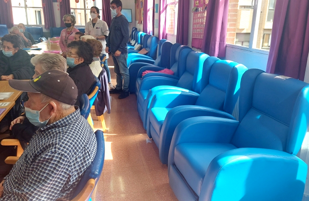 Dotan de 20 nuevos sillones relax al Centro de Da de Personas Mayores Dependientes 